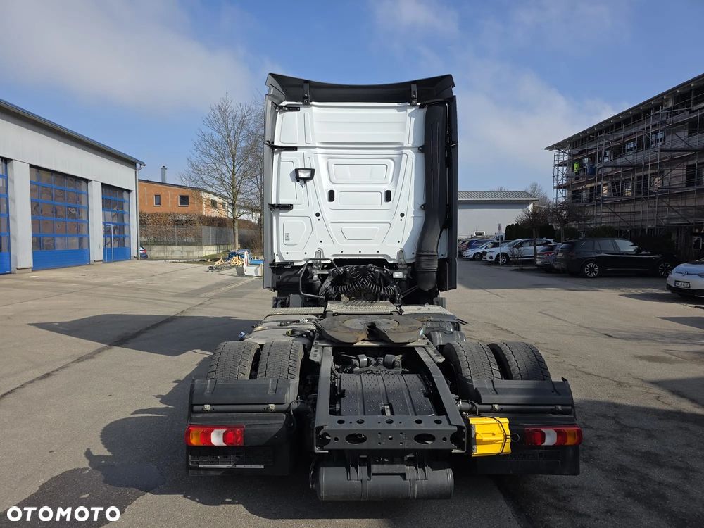 Mercedes-Benz 1845 Mega !!! - 2