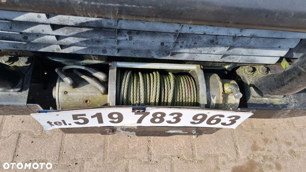 Land Rover Defender - 19