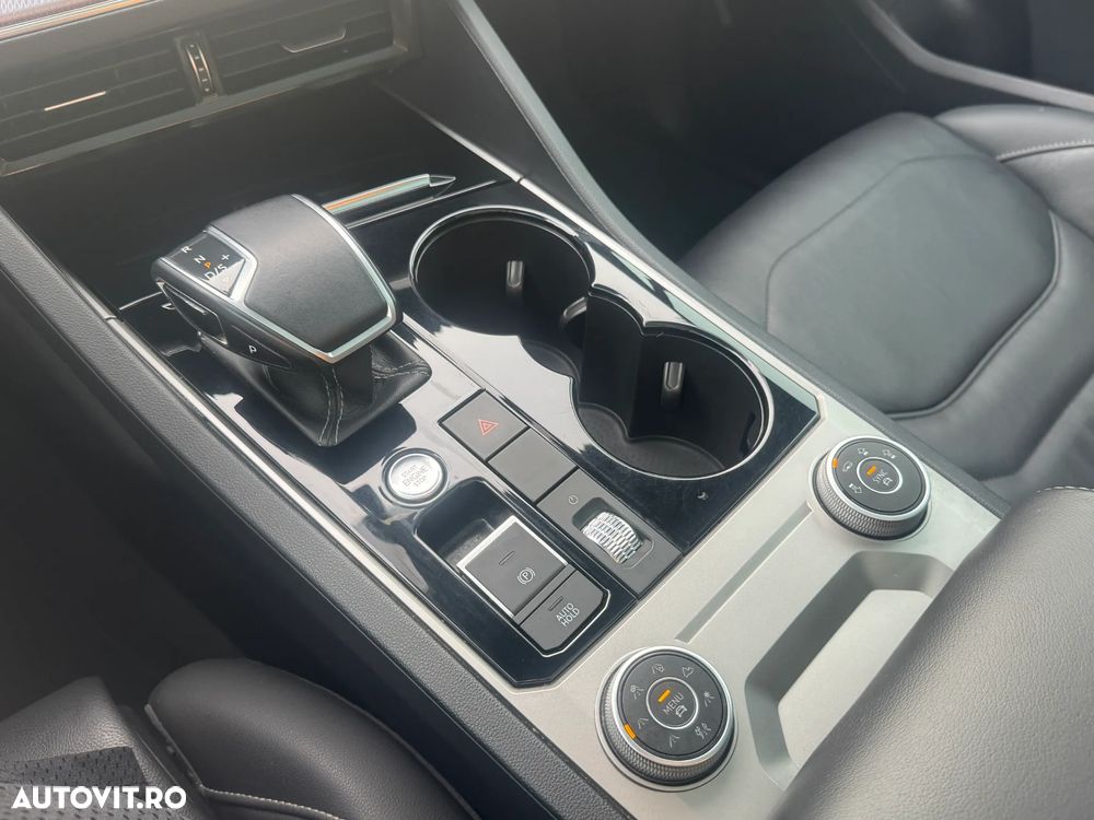 Volkswagen Touareg 3.0 V6 TDI SCR 4Motion Automatik R-Line - 29