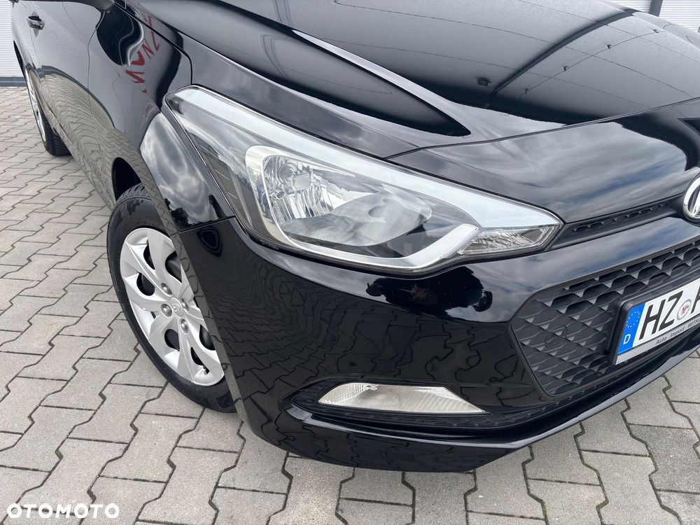 Hyundai i20 blue 1.2 Classic - 8