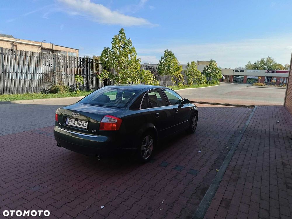 Audi A4 Limousine - 5