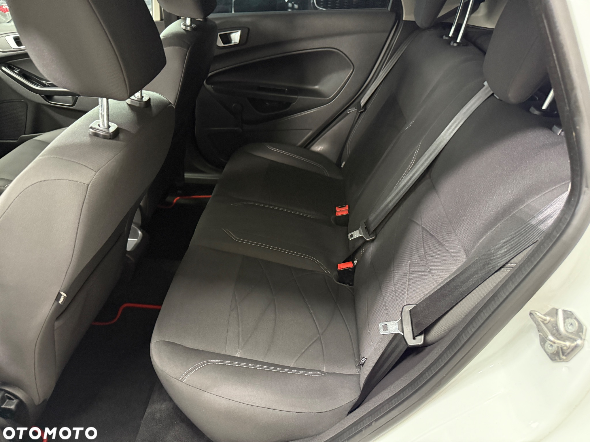 Ford Fiesta 1.0 Champions Edition - 13
