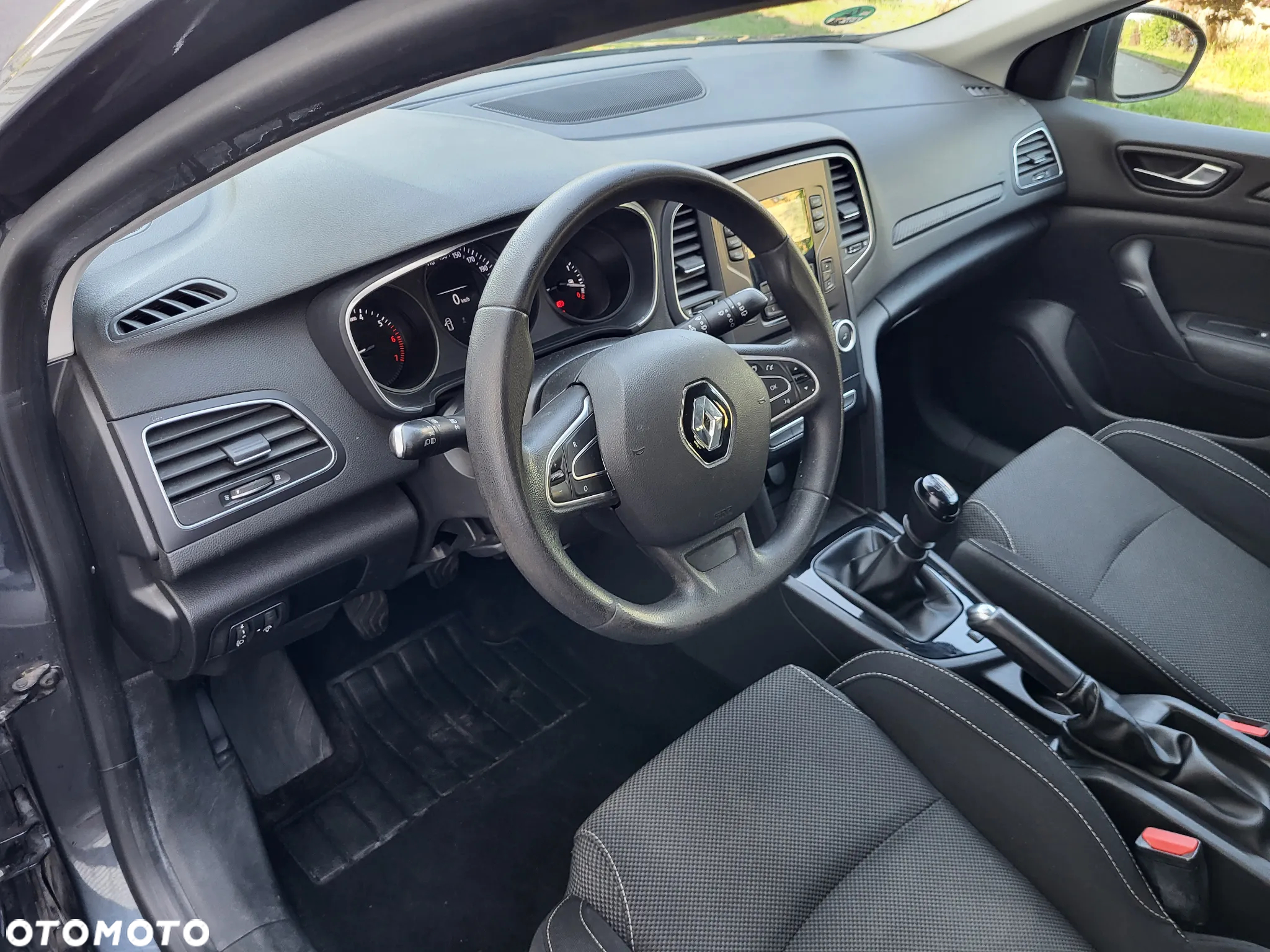 Renault Megane ENERGY TCe 100 LIFE - 12