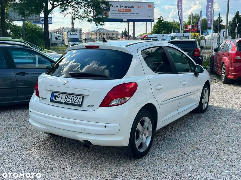 Peugeot 207 - 12