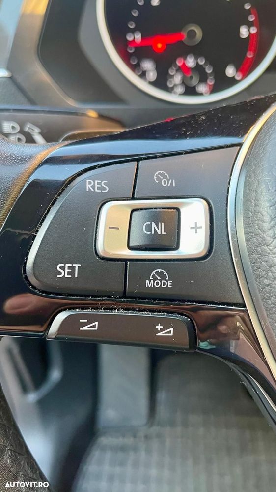 Volkswagen Tiguan 2.0 TDI 4Mot DSG Comfortline - 9