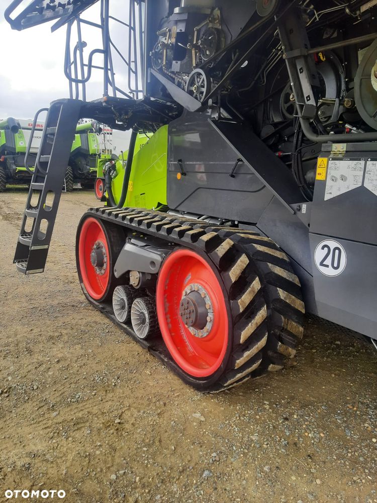 Claas Lexion 8900TT z hederem - 8