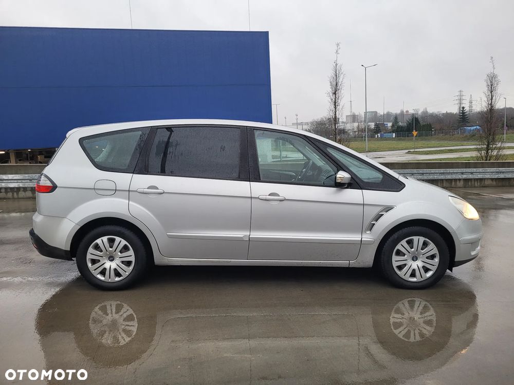 Ford S-Max - 32
