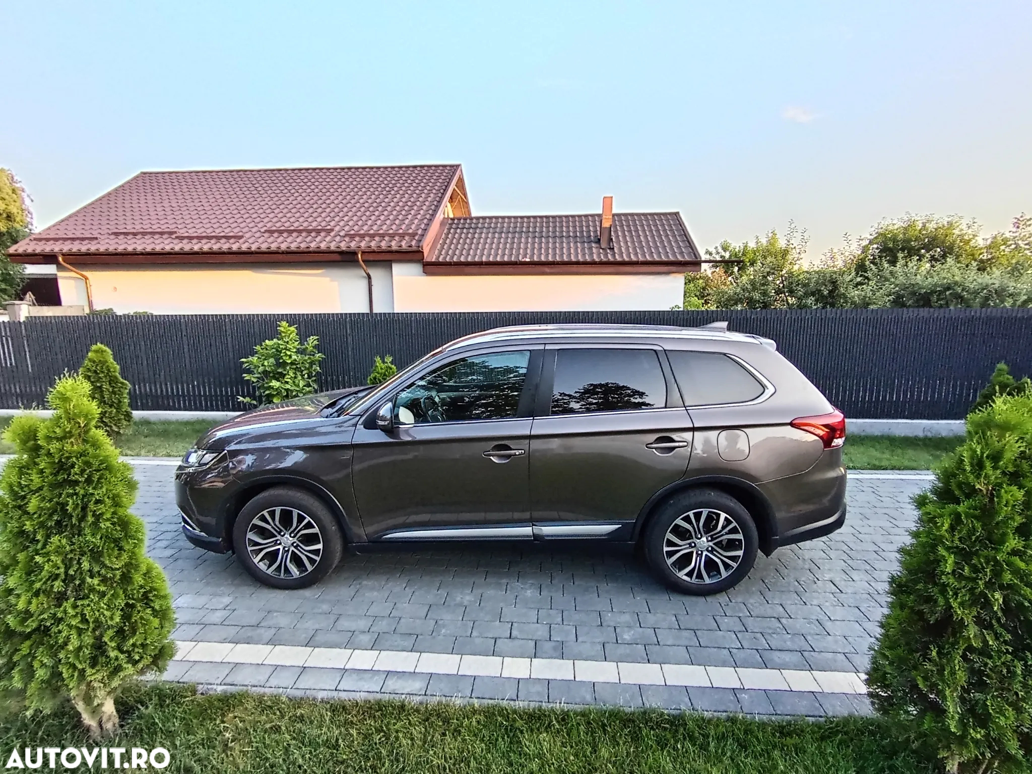 Mitsubishi Outlander - 7