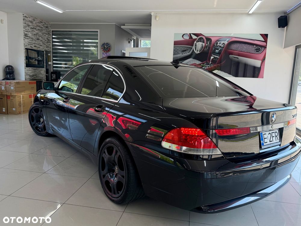BMW Seria 7 745i - 3