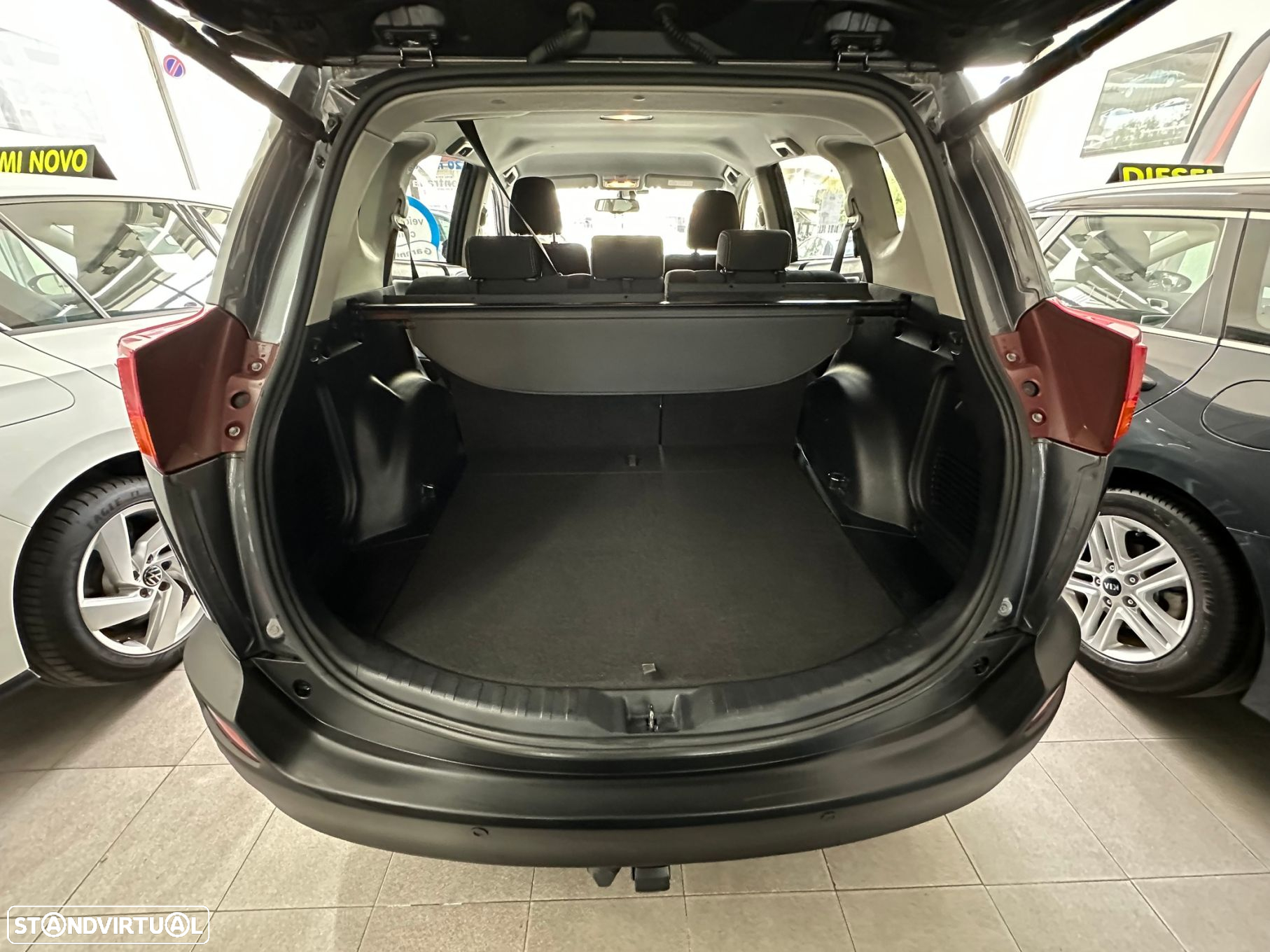 Toyota RAV4 - 23