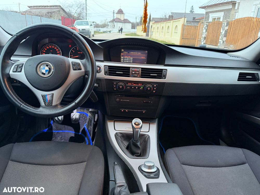 BMW Seria 3 318i - 13