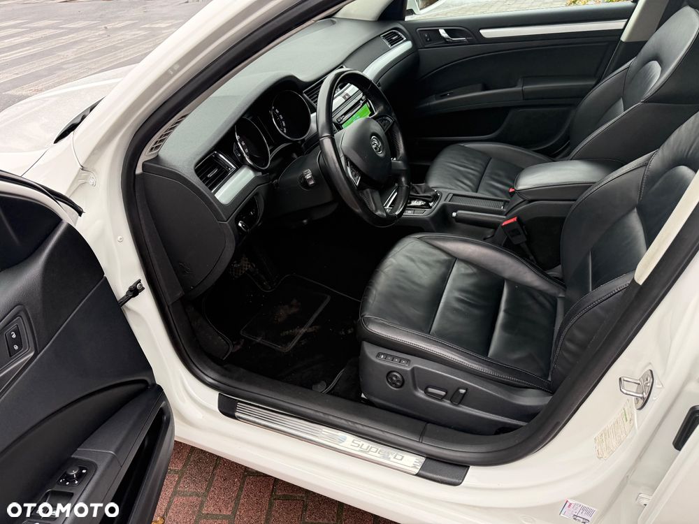 Skoda Superb 2.0 TDI DSG Exclusive - 9
