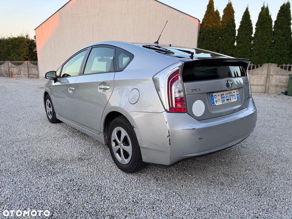 Toyota Prius (Hybrid) Executive - 4