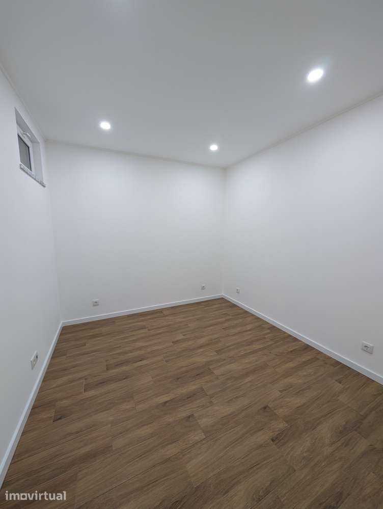 Moradia T2 para arrendamento em Coina – totalmente remodelada - Grande imagem: 4/16