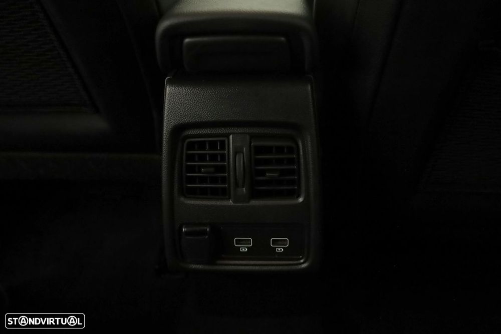 Renault Captur 1.0 TCe Techno Bi-Fuel - 24