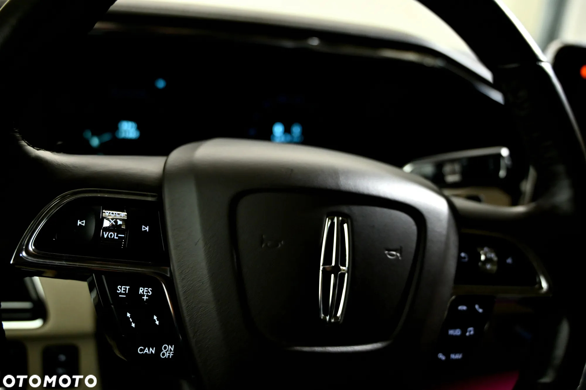 Lincoln Navigator - 27
