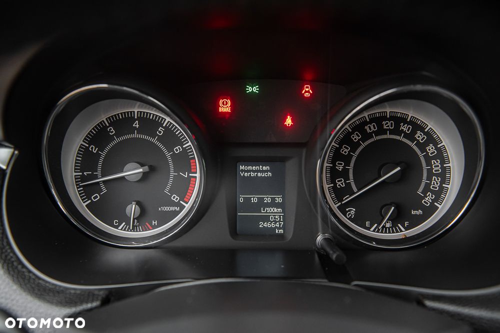 Suzuki Kizashi 2.4 Sport - 12
