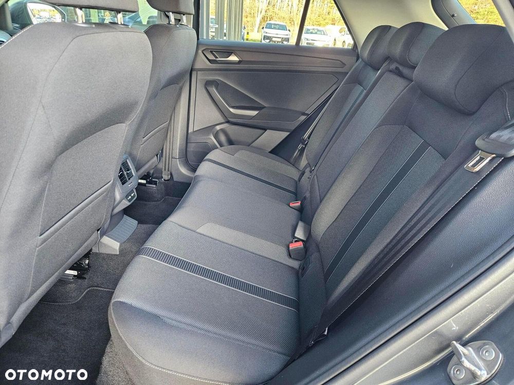 Volkswagen T-Roc - 13