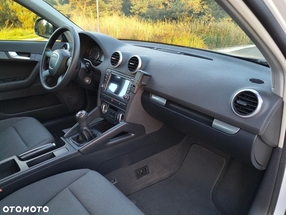 Audi A3 Sportback 1.4 TFSI S Line Sportpaket plus - 23