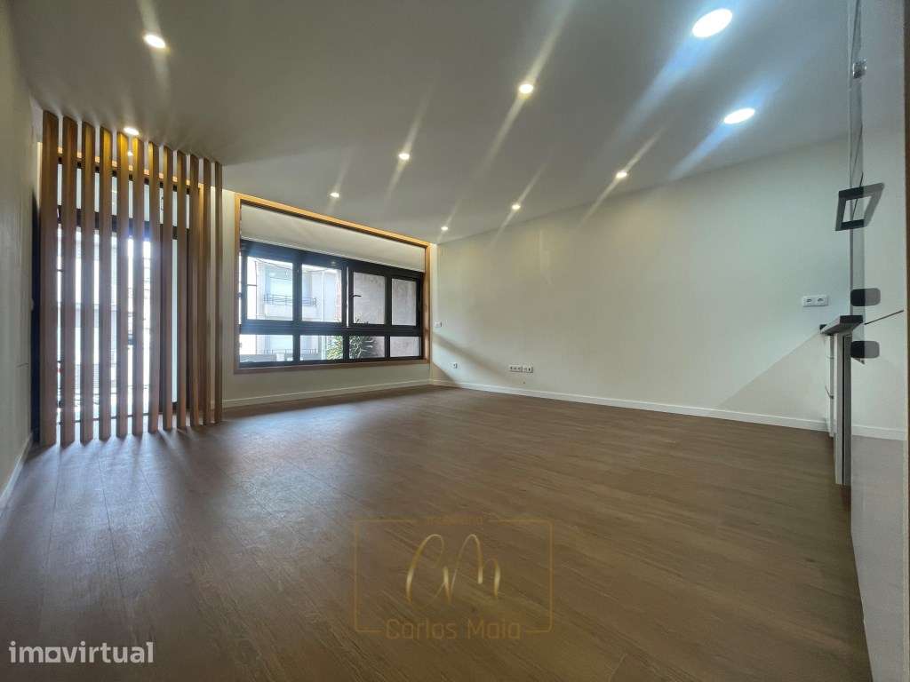 T2 remodelado com terraço no centro das Caxinas a 250mts da praia - Grande imagem: 2/18