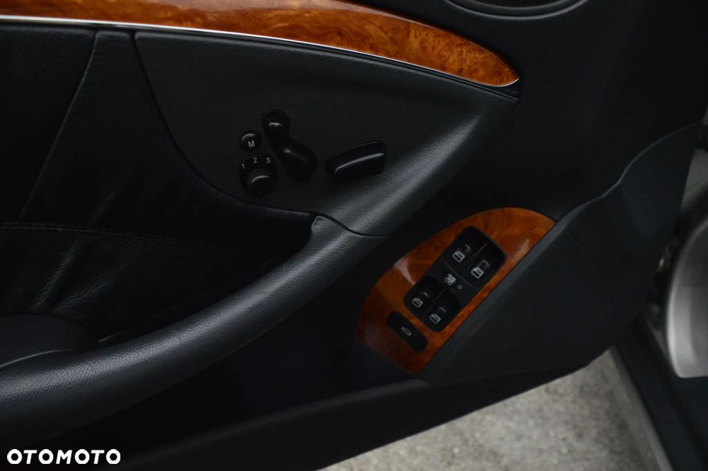 Mercedes-Benz CLK - 20