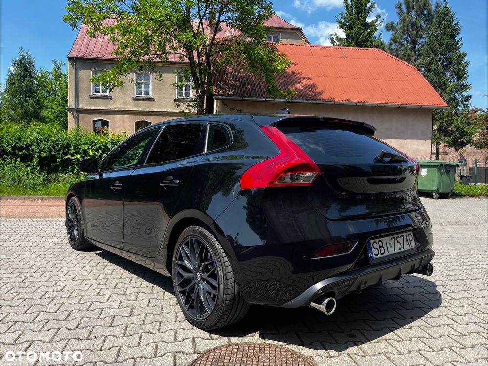 Volvo V40 D2 R Design - 4