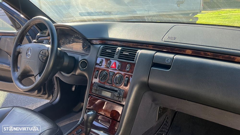 Mercedes-Benz E 220 - 23