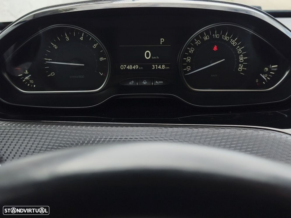 Peugeot 2008 1.2 PureTech Allure EAT6 - 40