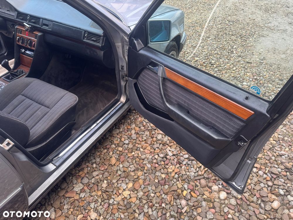 Mercedes-Benz W124 (1984-1993) - 15