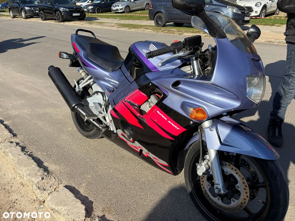 Honda CBR - 1