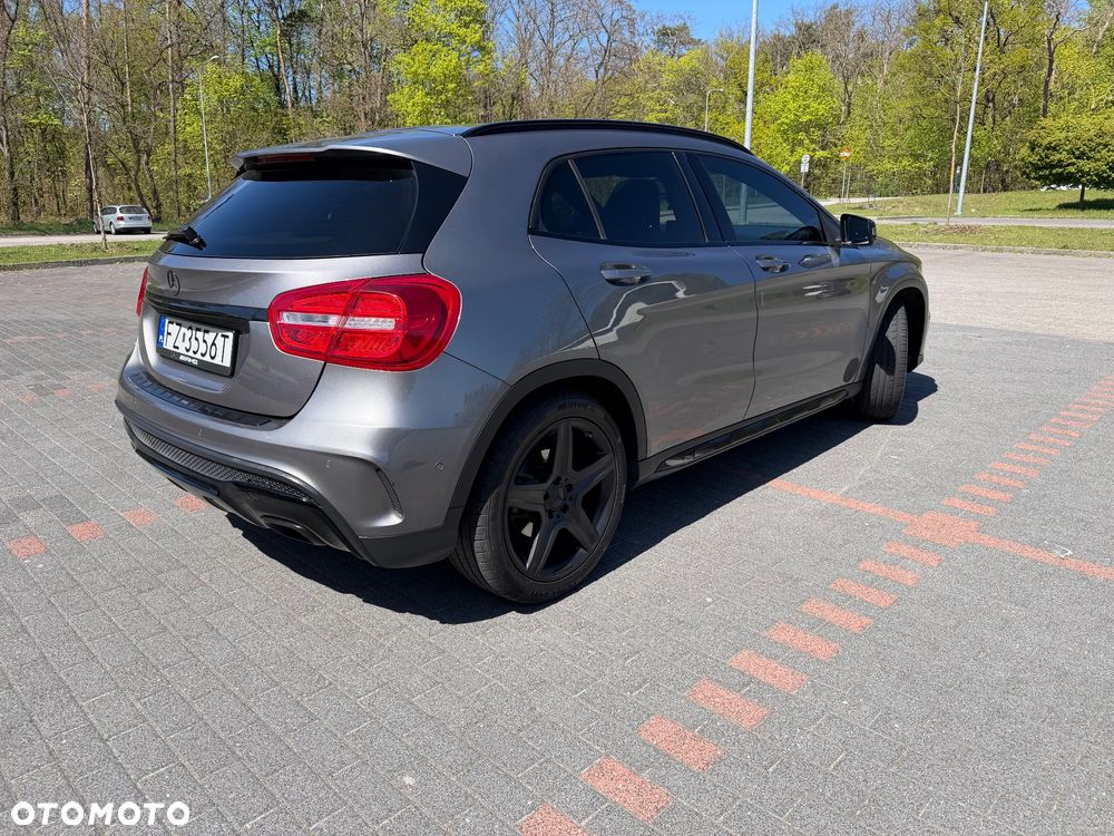 Mercedes-Benz GLA 250 4-Matic - 4