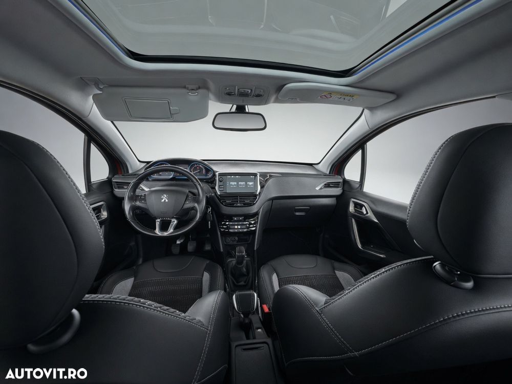 Peugeot 2008 1.2 VTi Allure - 4