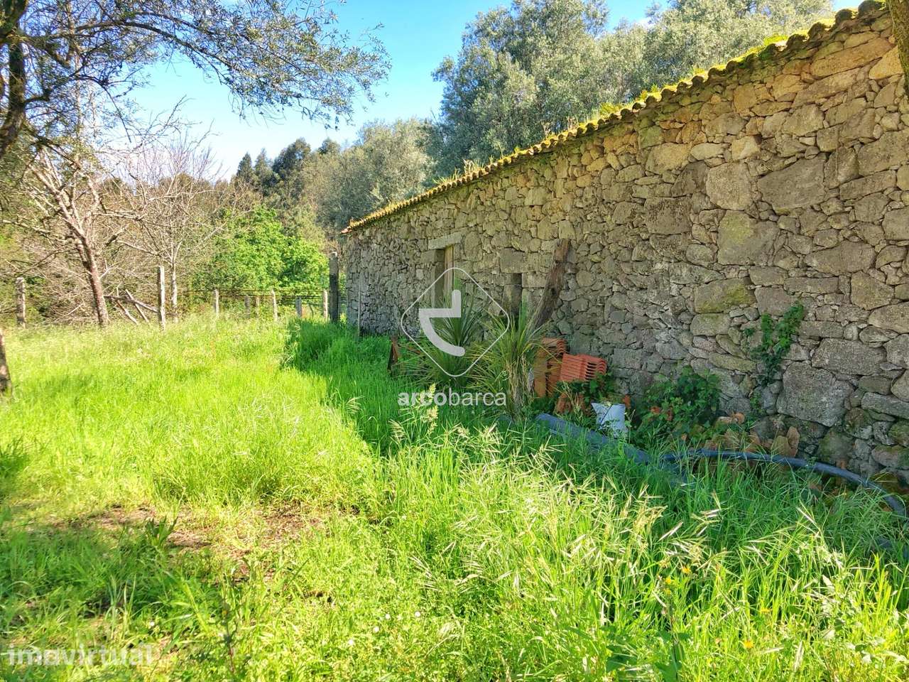 Casa em Pedra para recuperar, na Freguesia de Vilela, Arcos de Valdeve - Grande imagem: 4/13