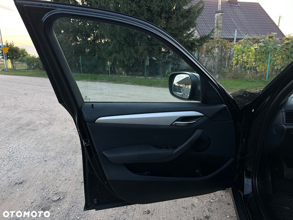 BMW X1 xDrive18d xLine - 13