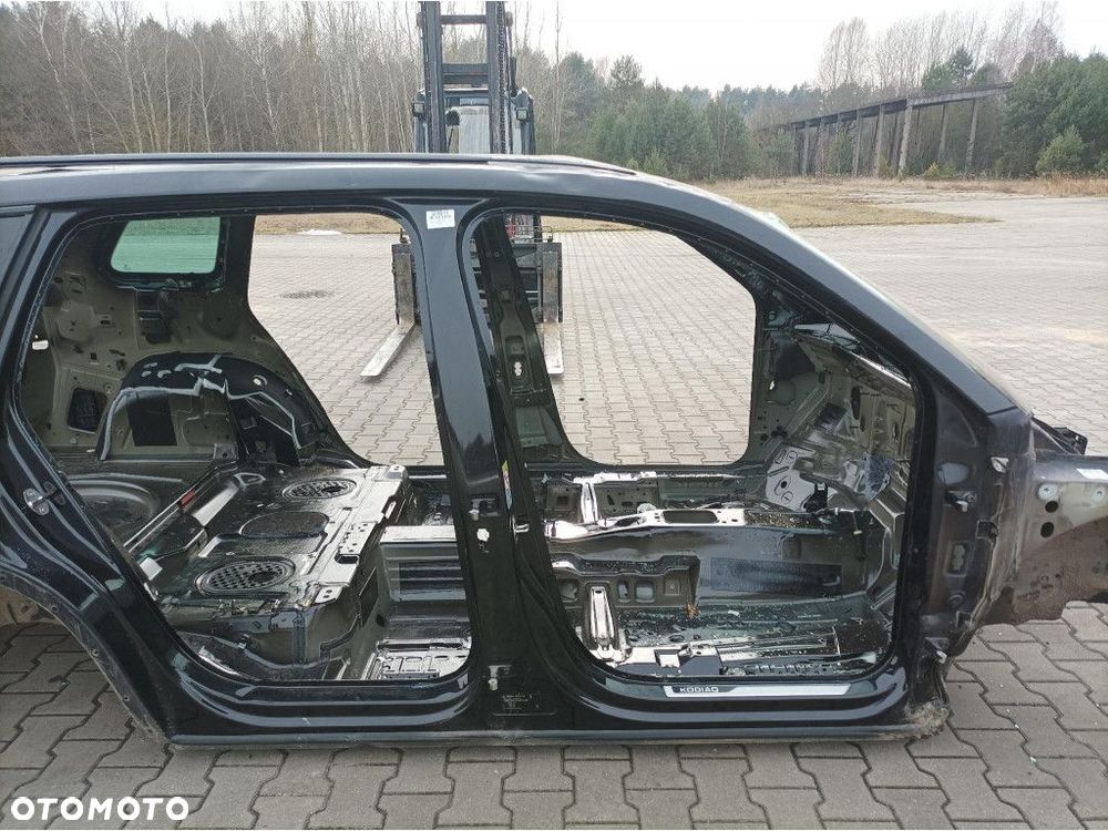 SKODA KODIAQ I LIFT 19- PRÓG SŁUPEK PRAWY LF9R - 1