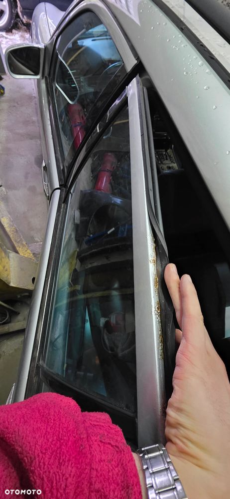 Mercedes-Benz Klasa E - 23