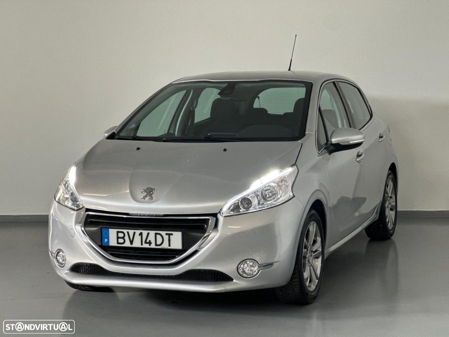 Peugeot 208 1.2 PureTech Allure - 1