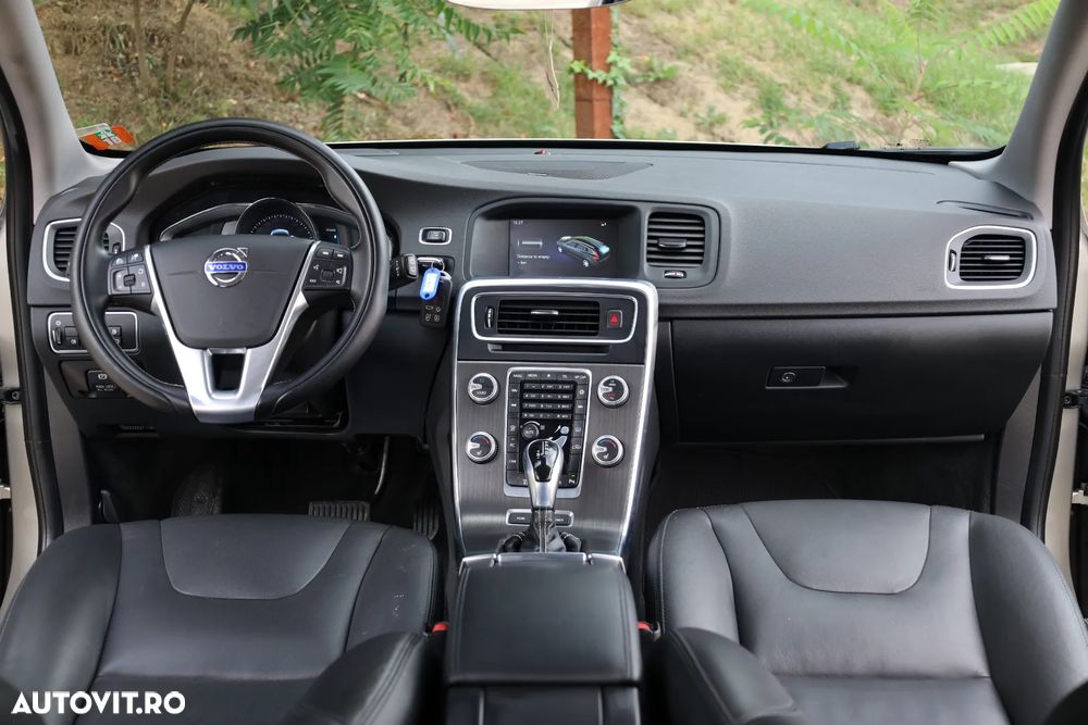 Volvo V60 D6 Plug-In-Hybrid AWD Geartronic Momentum - 18