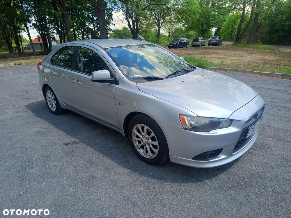 Mitsubishi Lancer 1.6 Invite - 1