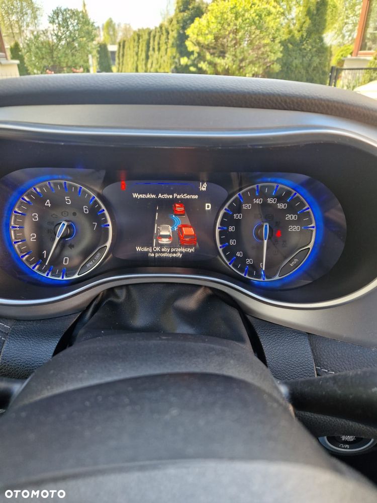 Chrysler Pacifica - 13