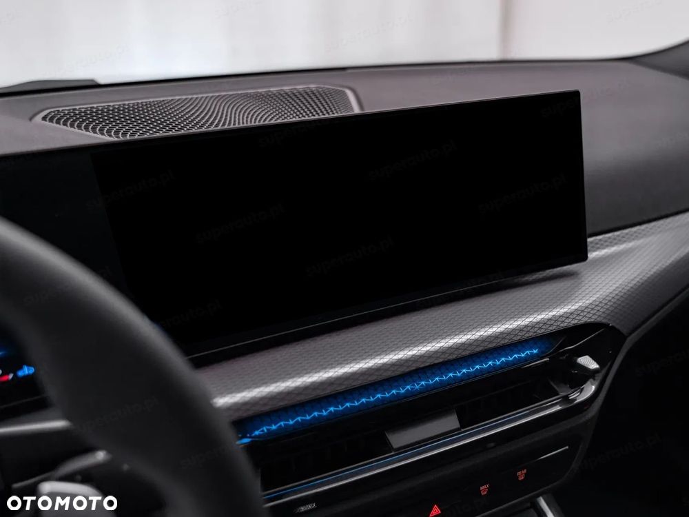 BMW Seria 3 320i M Sport - 9