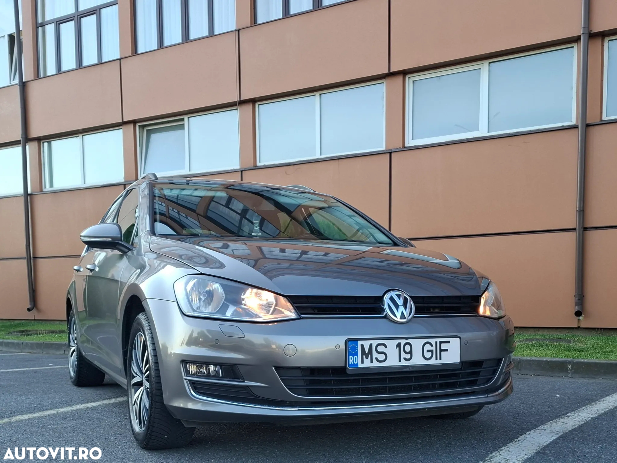 Volkswagen Golf Variant 1.6 TDI (BlueMotion Technology) Trendline - 11