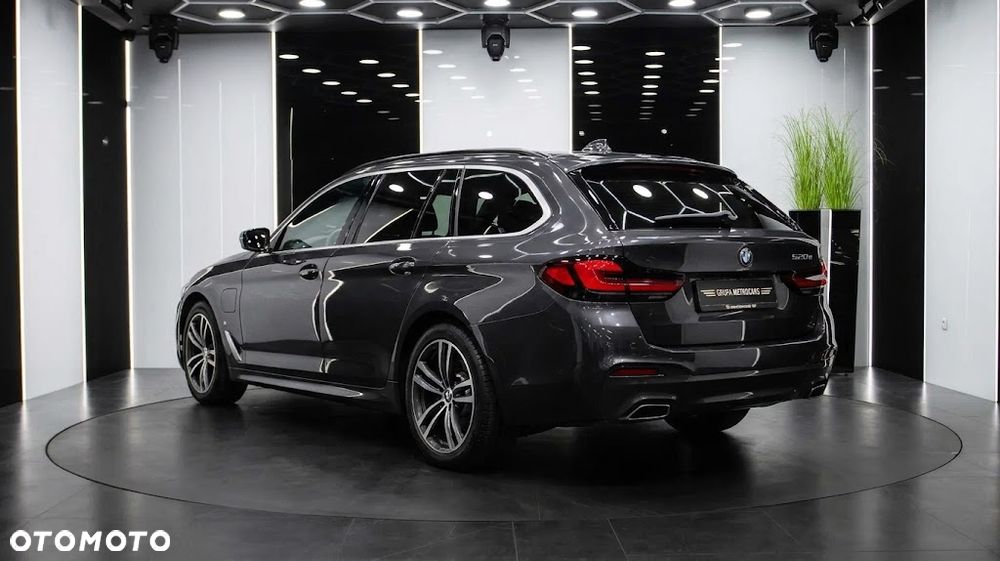 BMW Seria 5 520e sport - 5