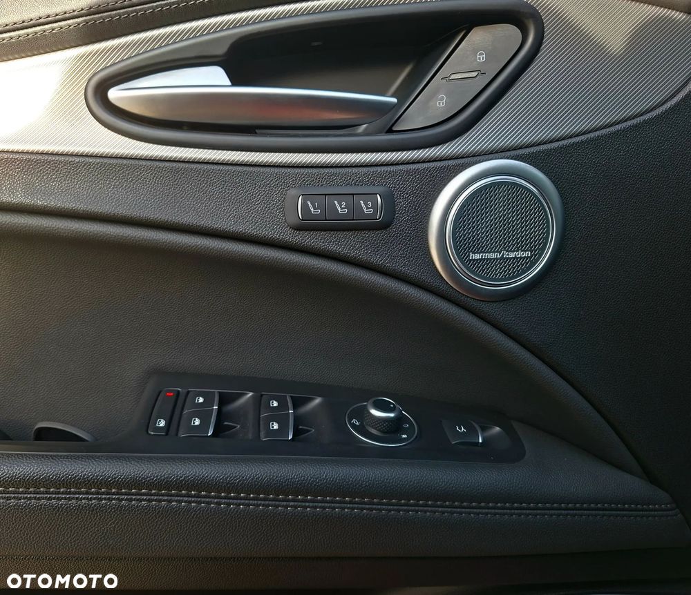 Alfa Romeo Stelvio 2.0 Turbo Veloce Q4 - 11