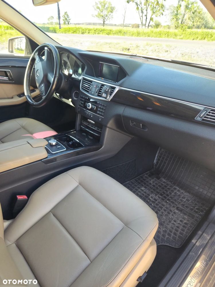 Mercedes-Benz Klasa E 350 CDI 4-Matic BlueEff - 28