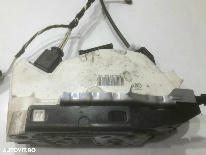 Broasca usa dreapta spate 5N0839016G Skoda Fabia 2 [facelift] [2010 - - 2