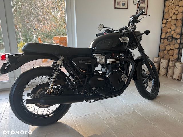 Triumph Bonneville - 2