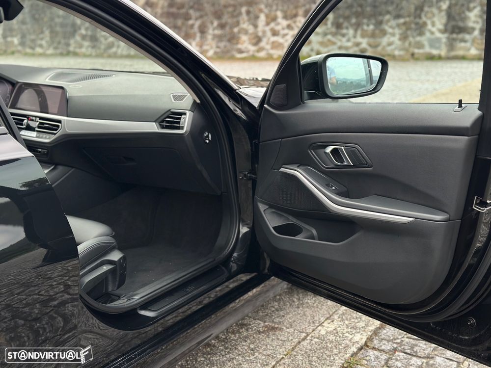 BMW 330 e Aut. Luxury Line - 44