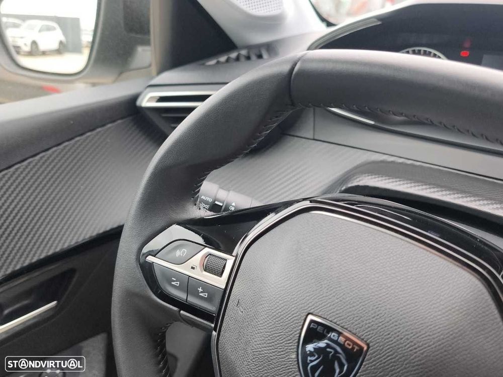 Peugeot 208 1.2 PureTech Style - 15