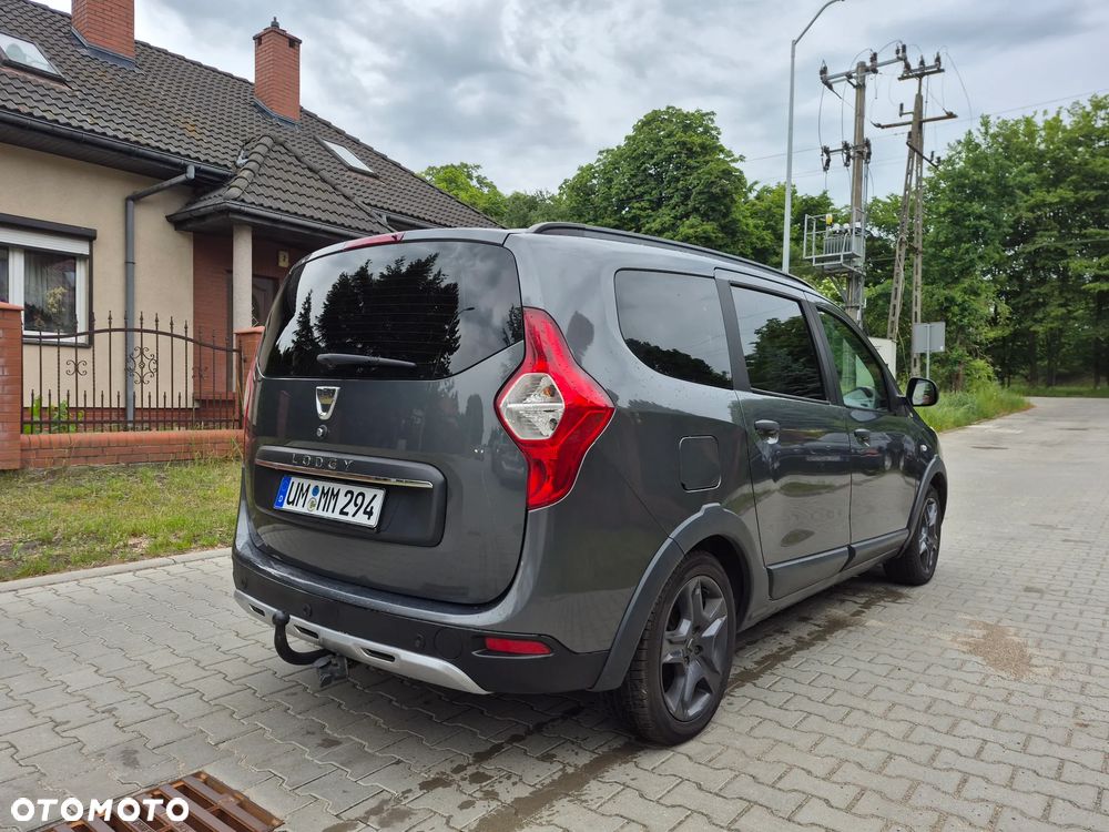 Dacia Lodgy SCe 100 Stepway - 3